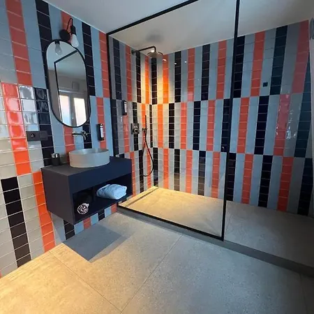 P6 Hotel